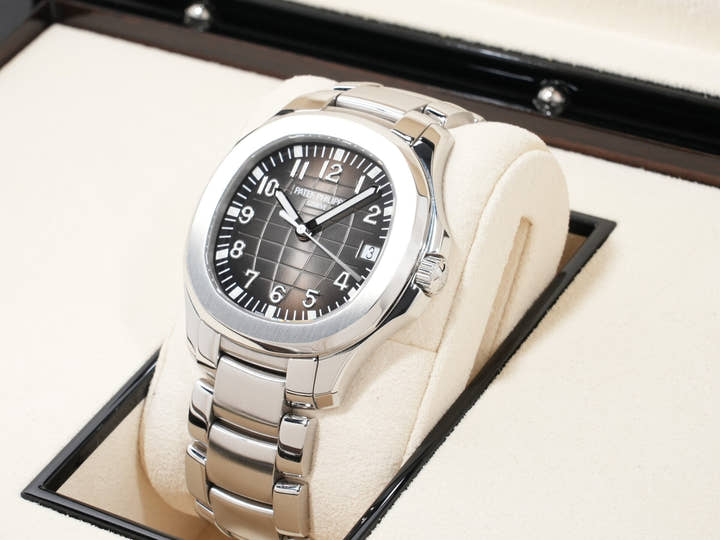パテックフィリップ アクアノート エクストララージ Ref.5167/1A-001 ステンレススチール ブラック文字盤 中古 95thkcqg
