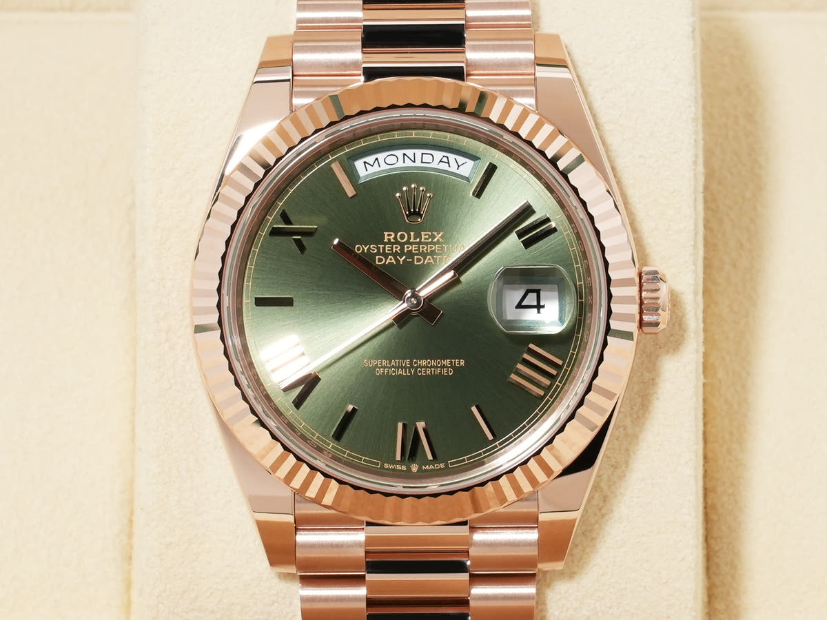 Rolex Day-Date 40 Ref. 228235 18KERG Olive Green Dial Unused gyknguzz
