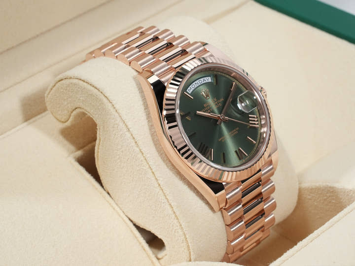 Rolex Day-Date 40 Ref. 228235 Everose Gold Olive Green Dial
