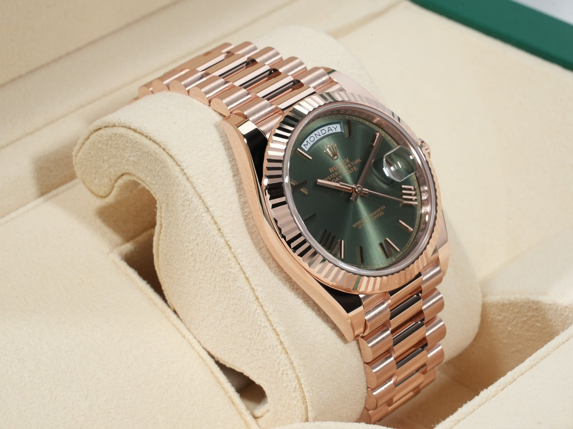 Rolex Day-Date 40 Ref. 228235 18KERG Olive Green Dial Unused gyknguzz