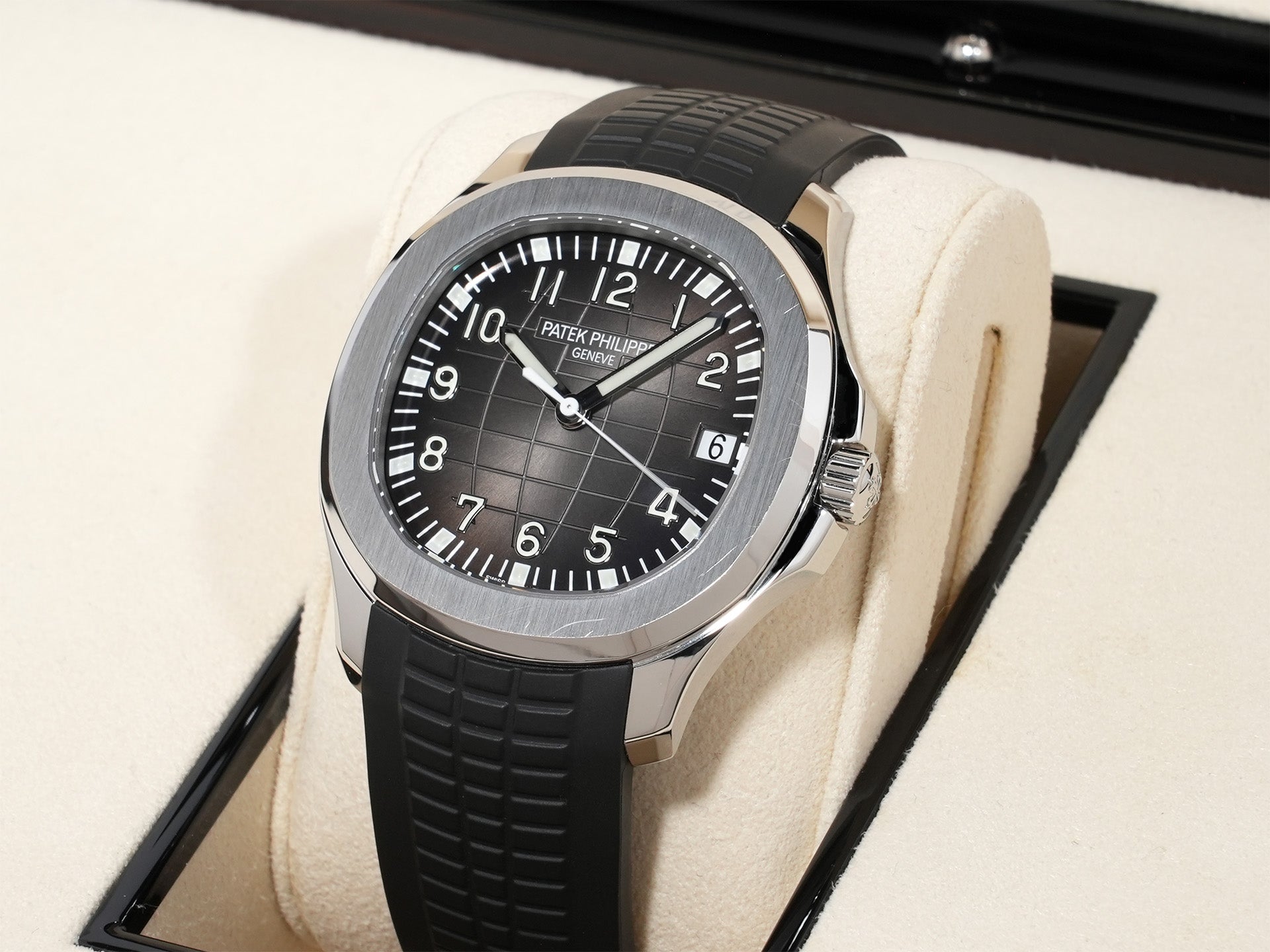 パテックフィリップ アクアノート Ref.5167A-001 SS ブラック文字盤 中古 nh5j88g8