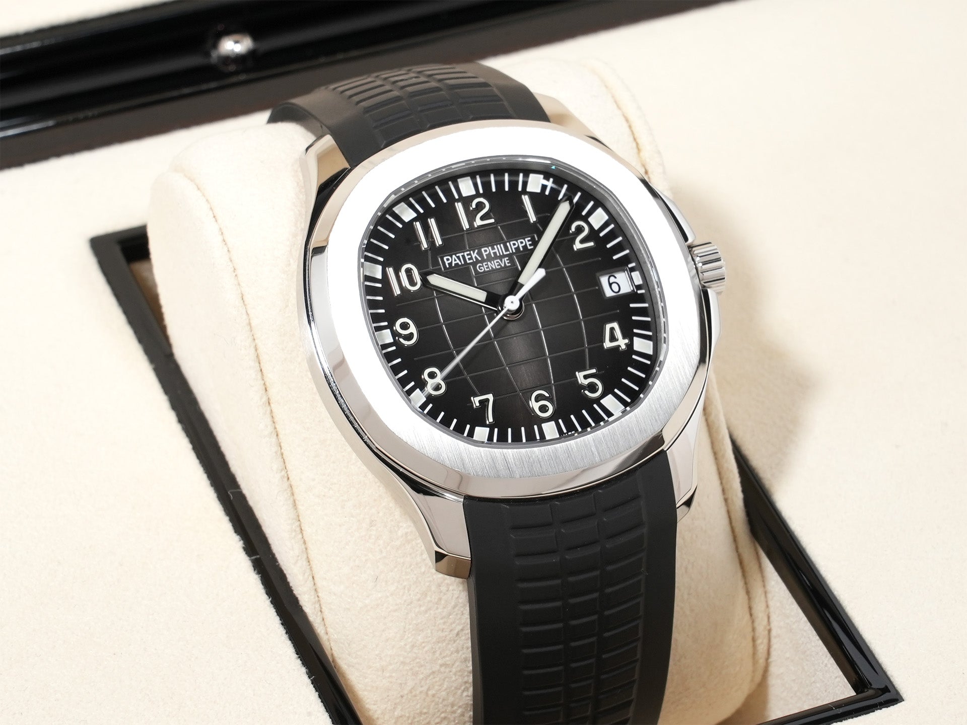 パテックフィリップ アクアノート Ref.5167A-001 SS ブラック文字盤 中古 nh5j88g8