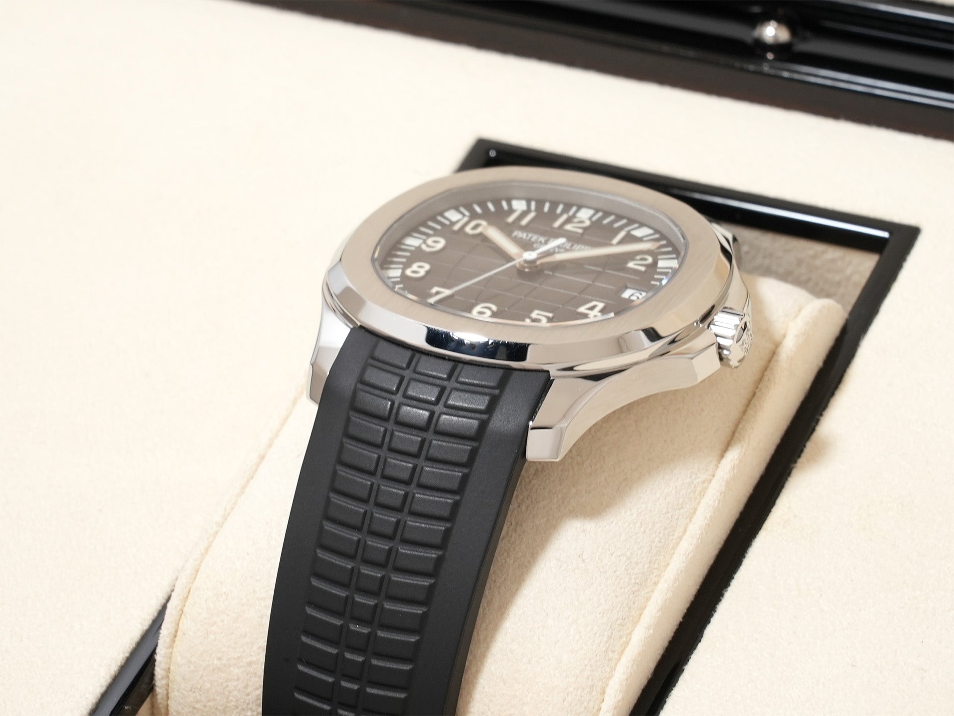 パテックフィリップ アクアノート Ref.5167A-001 SS ブラック文字盤 中古 nh5j88g8