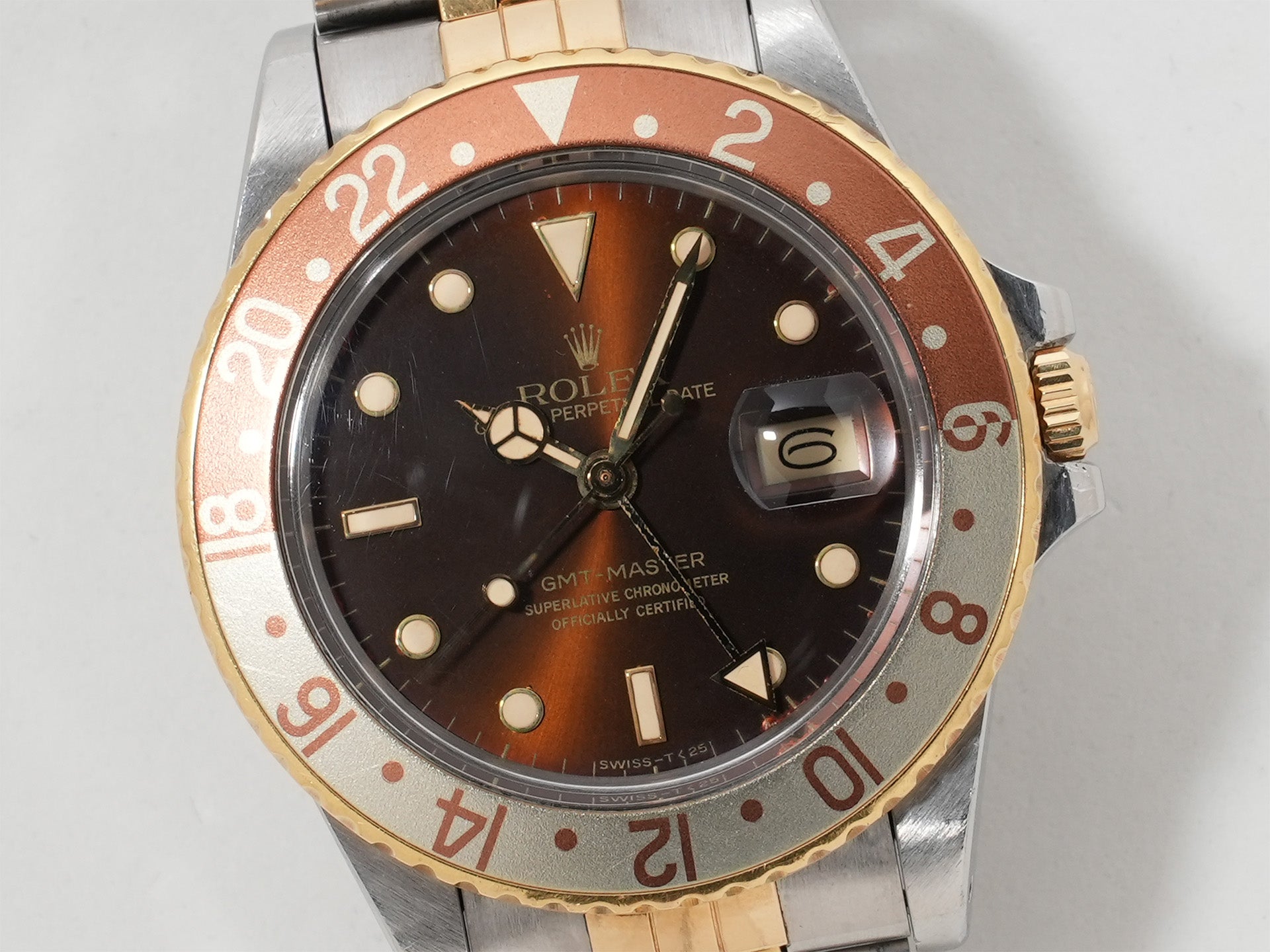 Pre-owned Rolex GMT-Master Ref. 16753 Stainless Steel/Yellow Gold with Brown Dial and Jubilee Bracelet (adcrqdwp)