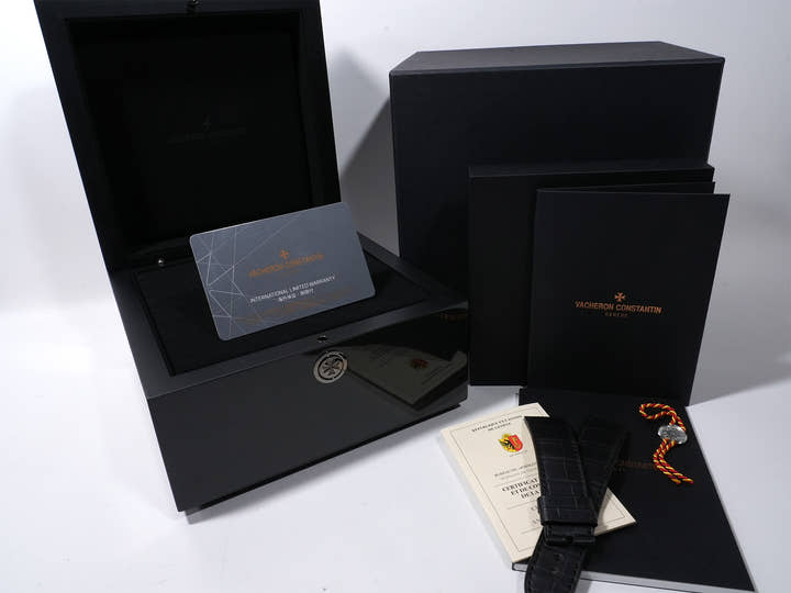 Vacheron Constantin Patrimony Moon Phase Retrograde Date Ref. 4010U/000G-B330 18K White Gold Silver Dial Excellent Condition atrcmofb