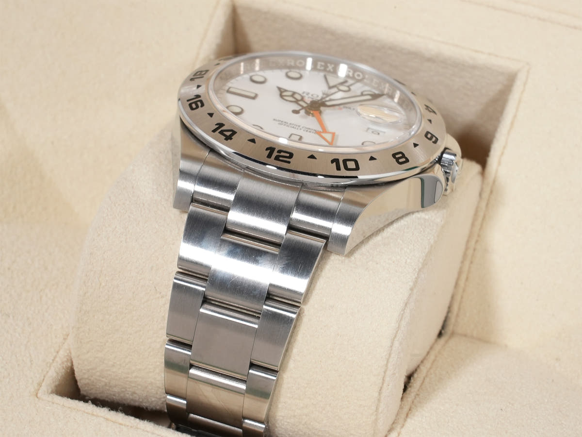 Rolex Explorer II Ref. 216570 Stainless Steel White Dial Excellent Condition vd49ev4a