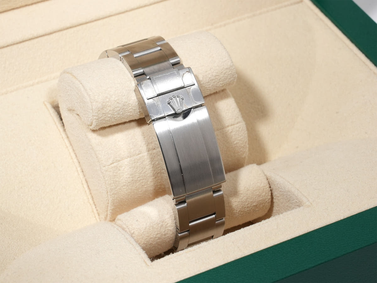 Rolex Explorer II Ref. 216570 Stainless Steel White Dial Excellent Condition vd49ev4a