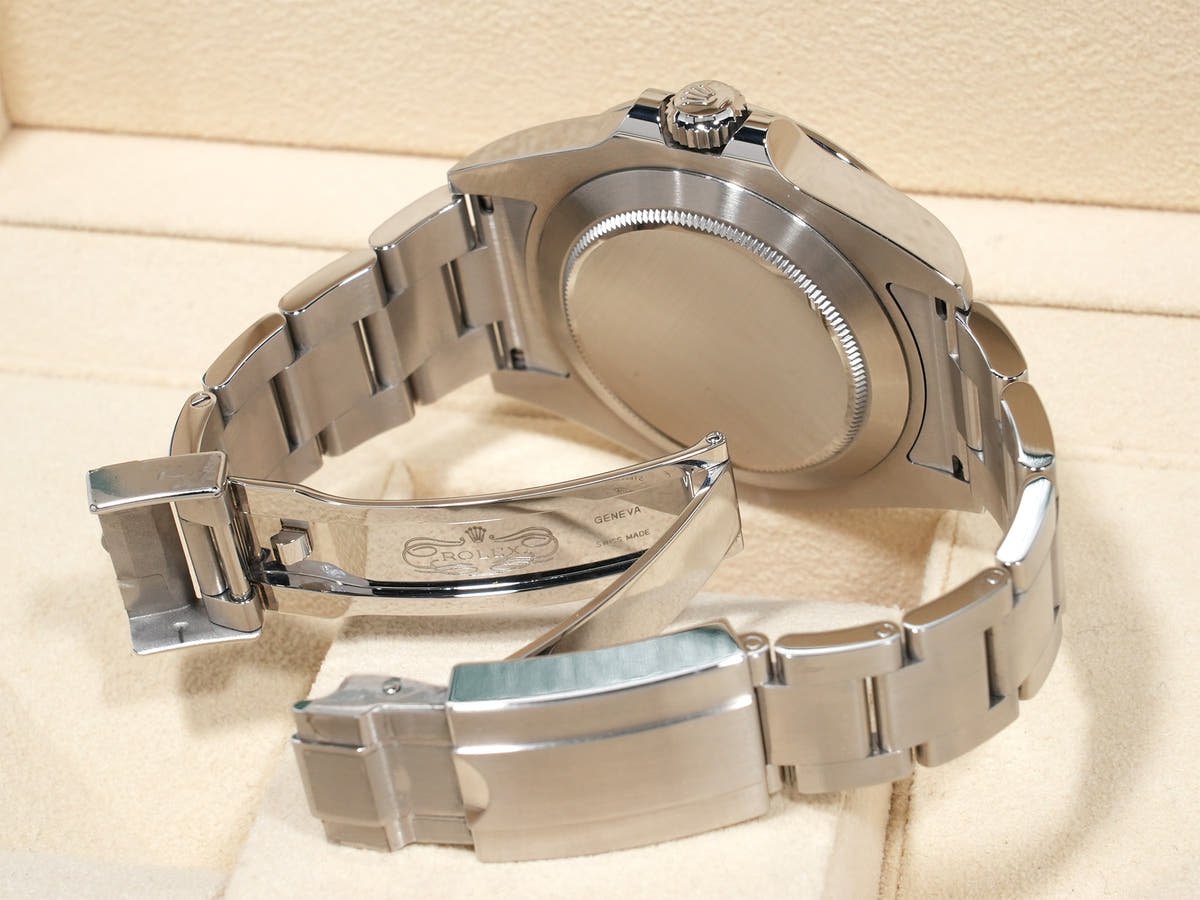 Rolex Explorer II Ref. 216570 Stainless Steel White Dial Excellent Condition vd49ev4a