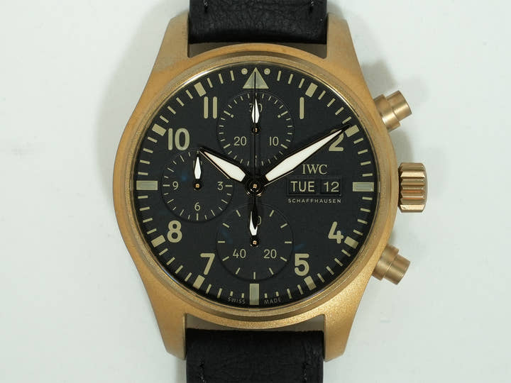 IWC パイロット・ウォッチ・クロノグラフ “10イヤーズ・オブ MR PORTER” Ref.IW387907 Bronze ブラック文字盤 未使用 yf9wyvaq