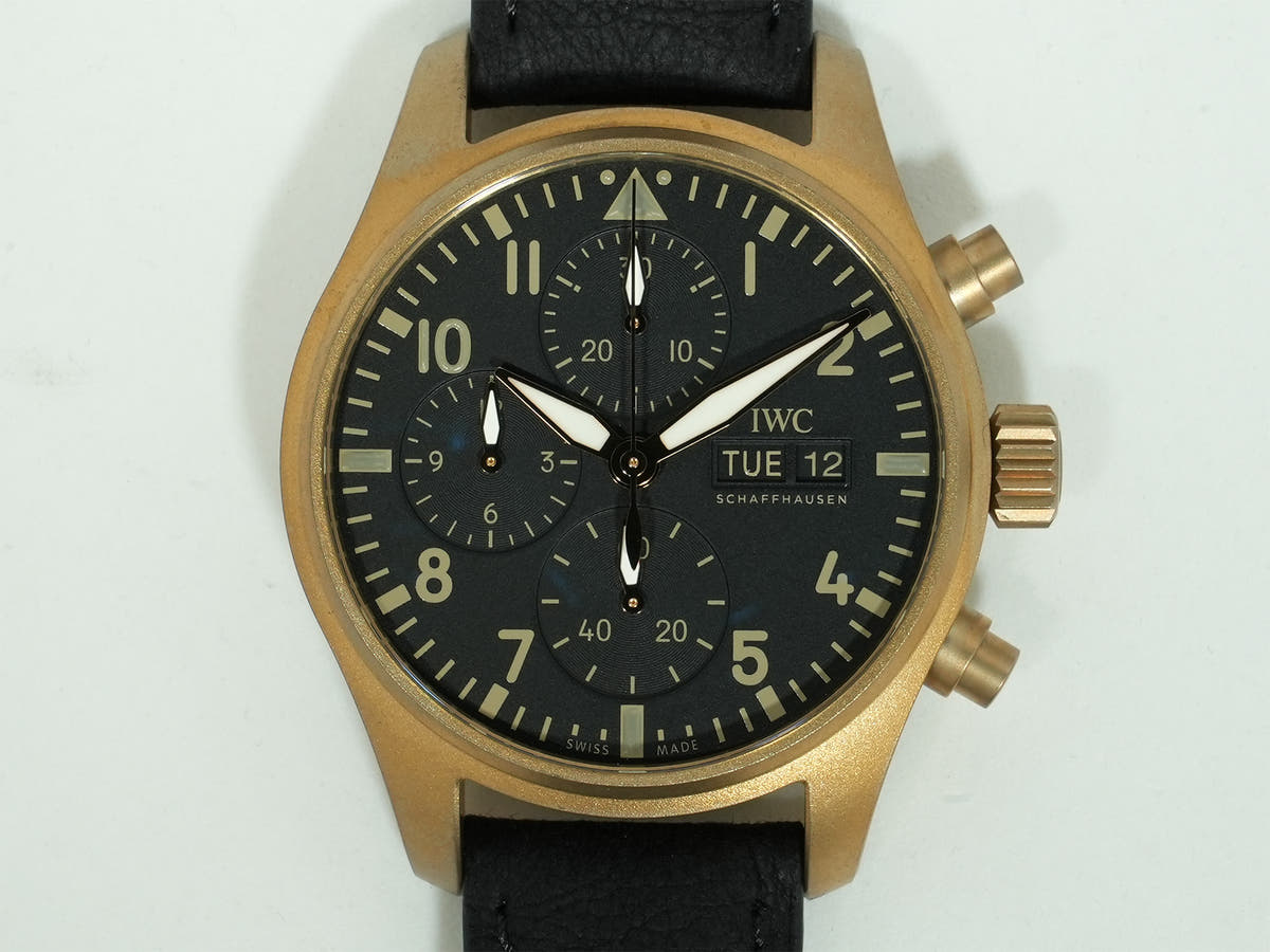 IWC パイロット・ウォッチ・クロノグラフ “10イヤーズ・オブ MR PORTER” Ref.IW387907 Bronze ブラック文字盤 未使用 yf9wyvaq
