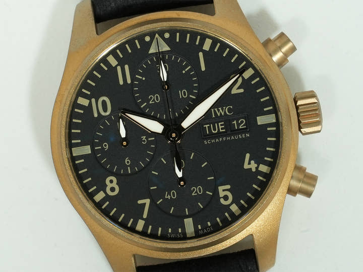 IWC パイロット・ウォッチ・クロノグラフ “10イヤーズ・オブ MR PORTER” Ref.IW387907 Bronze ブラック文字盤 未使用 yf9wyvaq