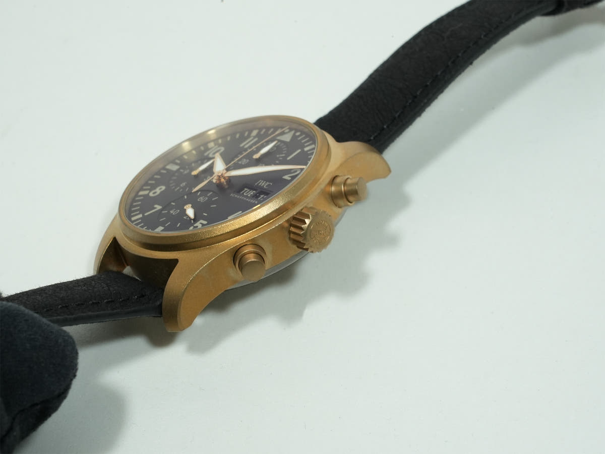 IWC パイロット・ウォッチ・クロノグラフ “10イヤーズ・オブ MR PORTER” Ref.IW387907 Bronze ブラック文字盤 未使用 yf9wyvaq