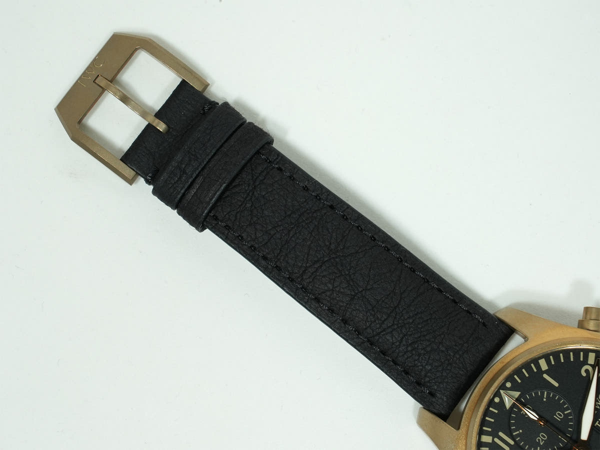 IWC パイロット・ウォッチ・クロノグラフ “10イヤーズ・オブ MR PORTER” Ref.IW387907 Bronze ブラック文字盤 未使用 yf9wyvaq