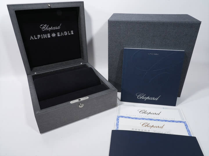 ショパール アルパイン イーグル ケイデンス 8HF Ref.298600-3005 TI グレー文字盤 未使用 3gzqot8r