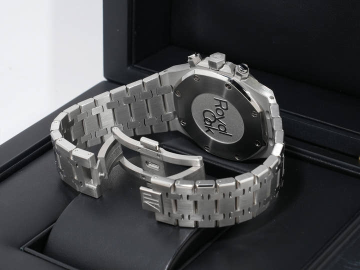 オーデマピゲ ロイヤルオーク クロノグラフ Ref.26331ST.OO.1220ST.03 ステンレススチール シルバー文字盤