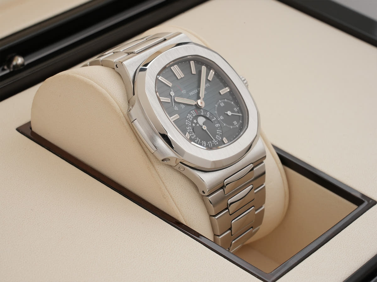 パテックフィリップ ノーチラス プチコンプリケーション Ref.5712/1A-001 SS ブルー文字盤 中古 h6joiqor