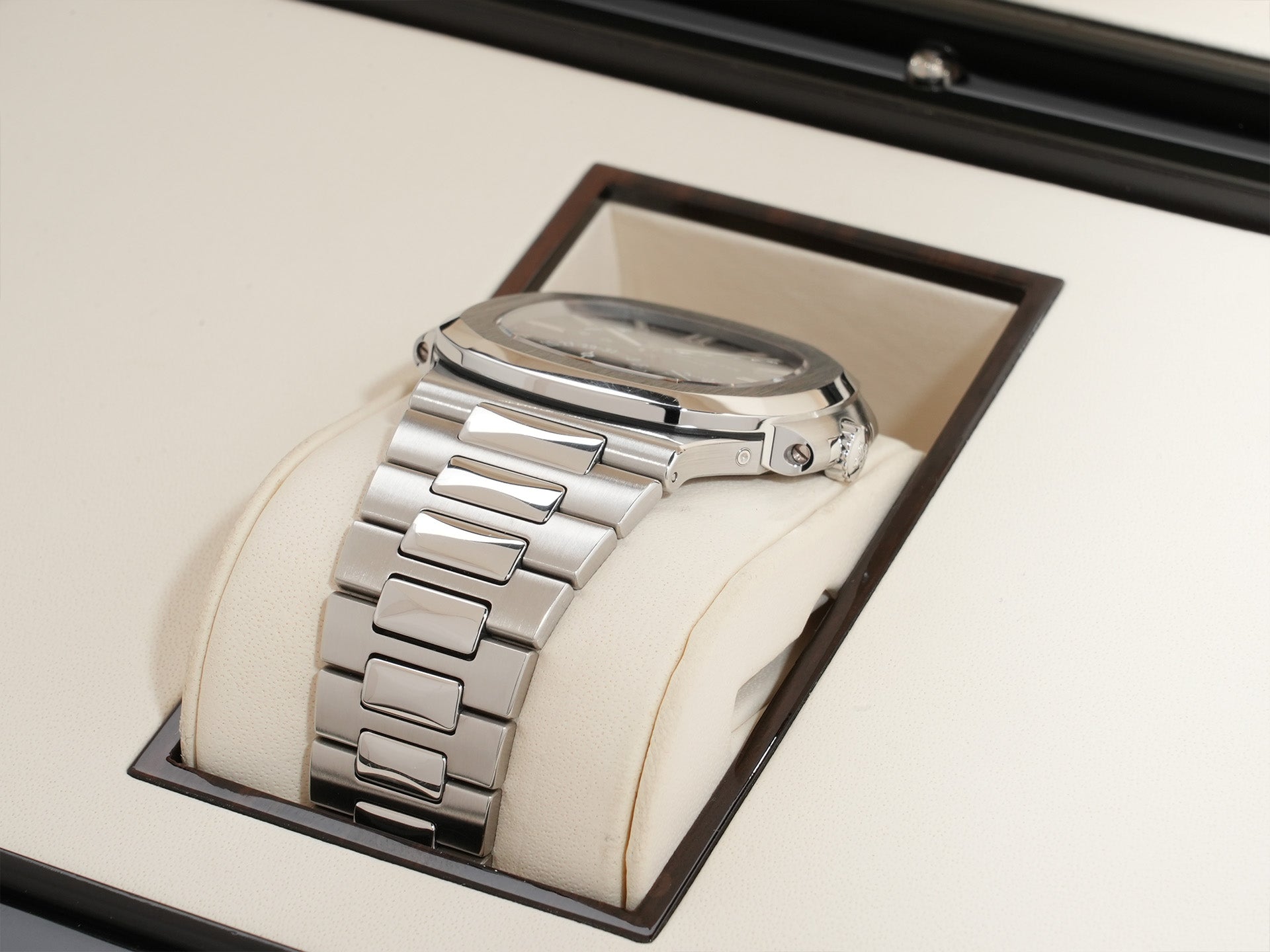パテックフィリップ ノーチラス プチコンプリケーション Ref.5712/1A-001 SS ブルー文字盤 中古 h6joiqor