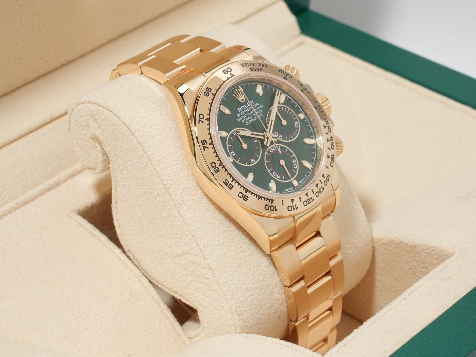 Rolex Daytona Ref. 116508 18KYG Green Dial Excellent Condition c69m3vm5