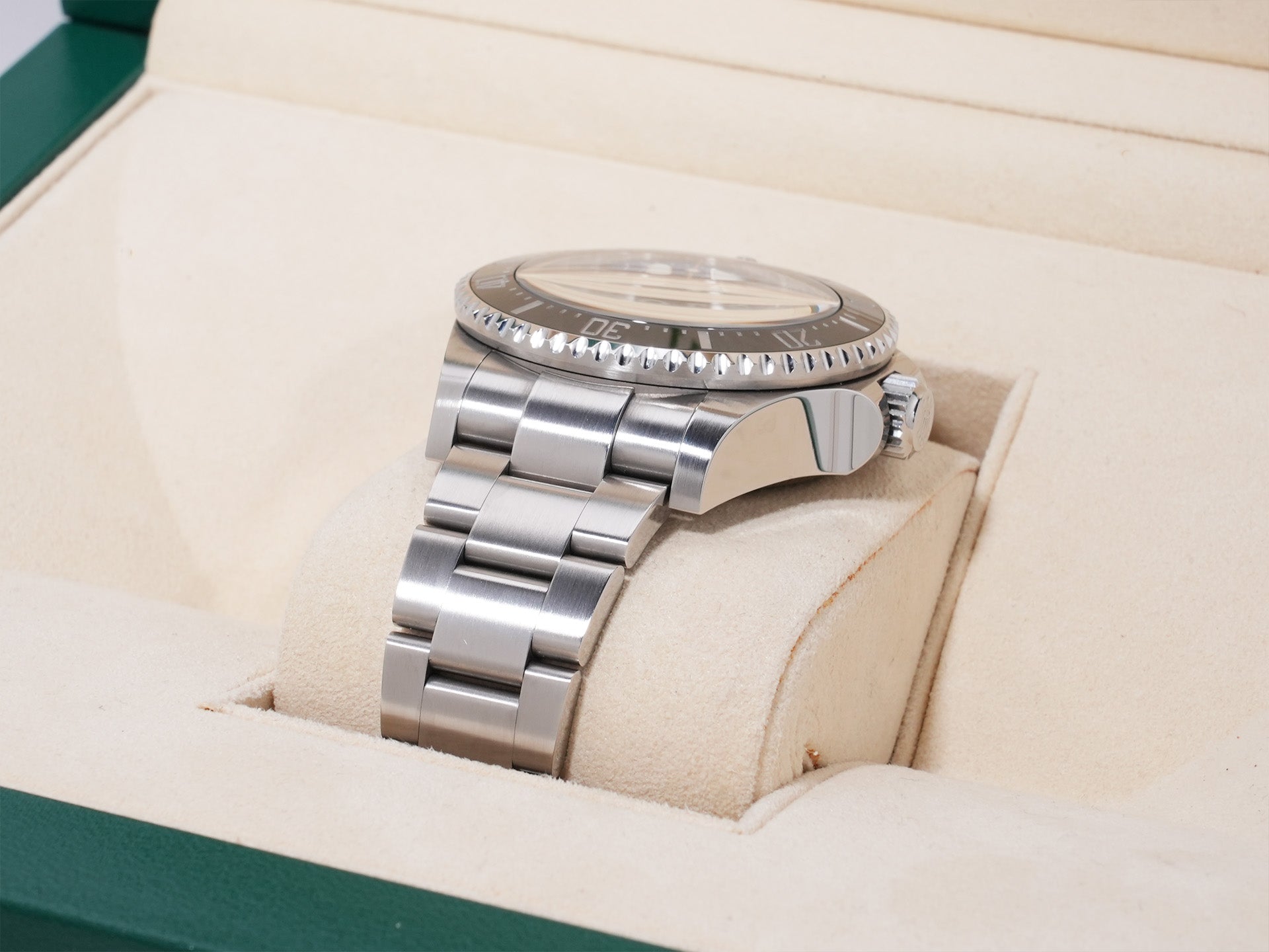 Rolex Sea-Dweller Deepsea Ref. 126660 Stainless Steel D-Blue Dial Excellent Condition 9gc9y56s