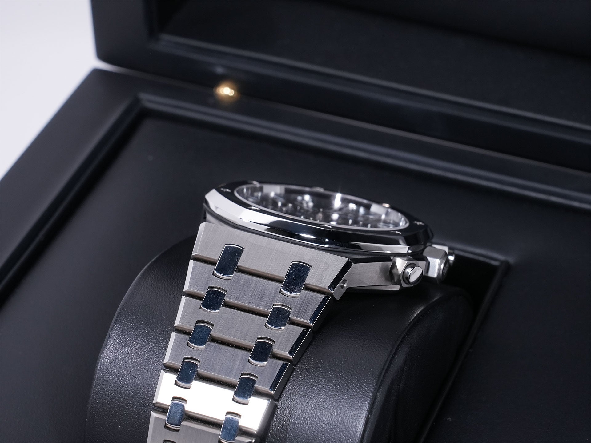 オーデマピゲ ロイヤルオーク クロノグラフ Ref.26331IP.OO.1220IP.01 TI x PT スレートグレー×ブルー文字盤 中古 c9b2o2uf