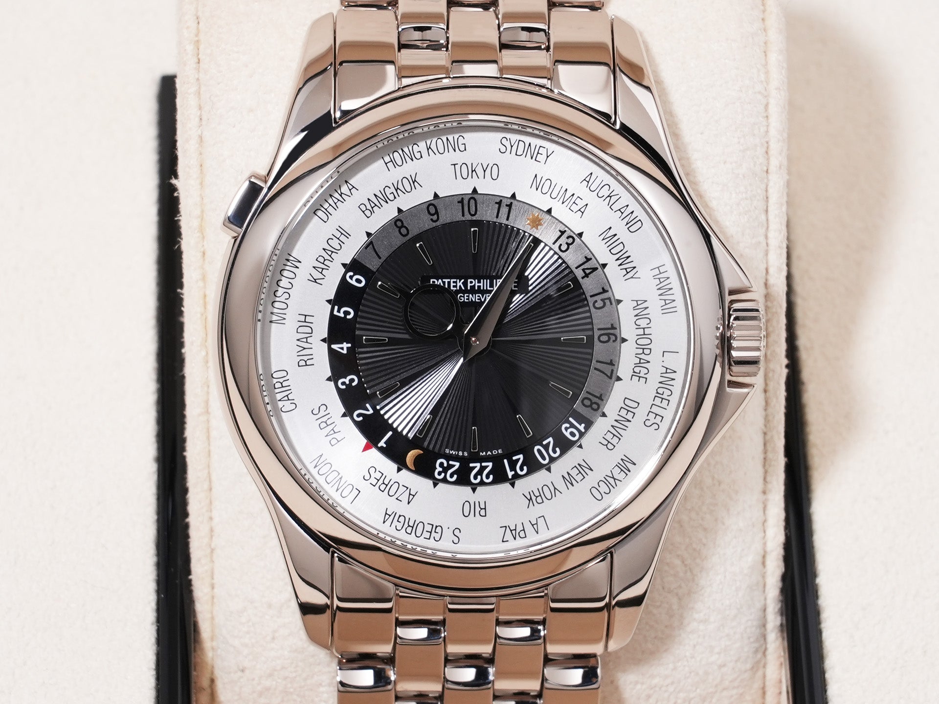 パテックフィリップ コンプリケーション ワールドタイム Ref.5130/1G-011 18KWG シルバー/グレー文字盤 美品 38n5evtd