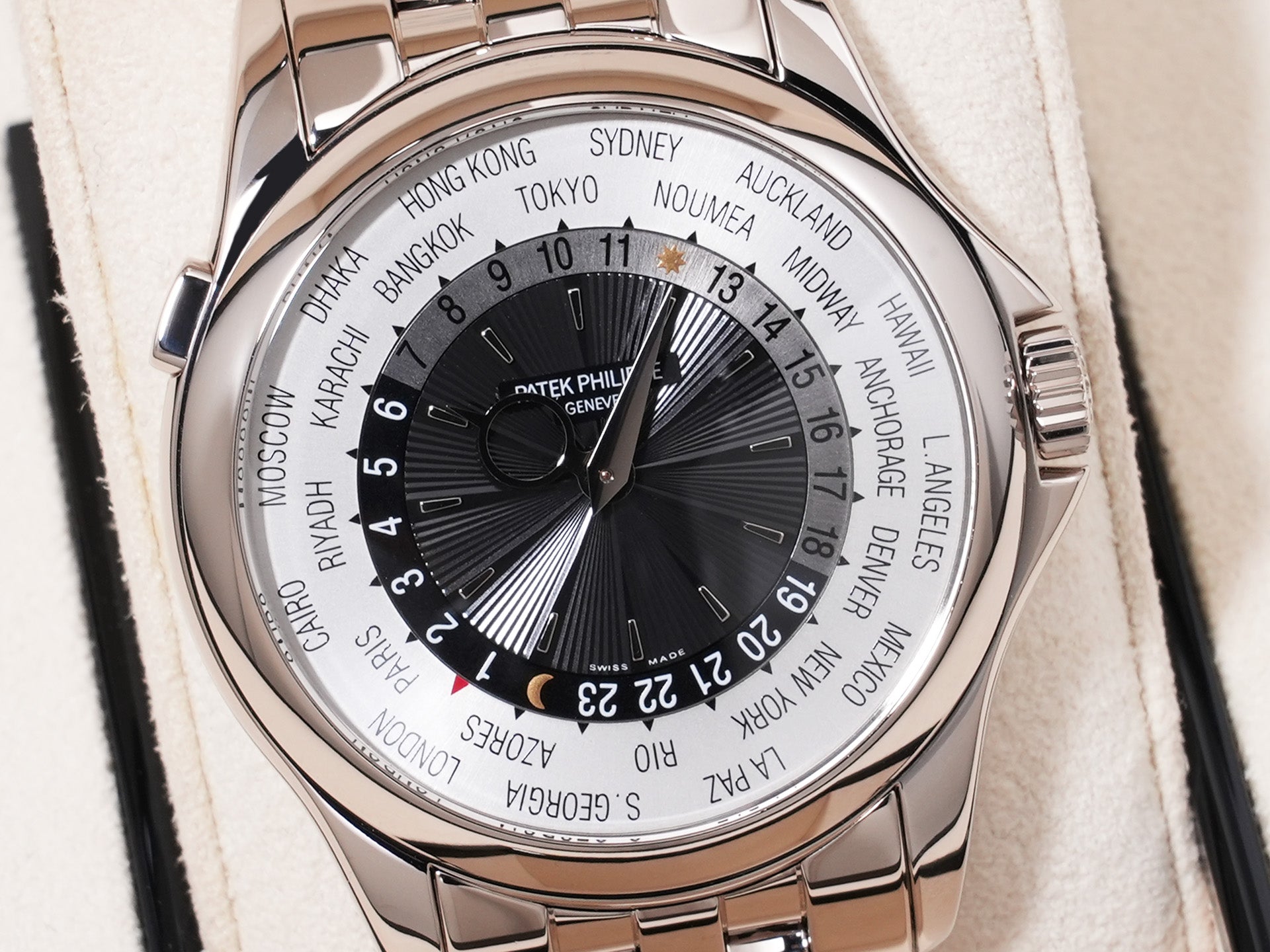 パテックフィリップ コンプリケーション ワールドタイム Ref.5130/1G-011 18KWG シルバー/グレー文字盤 美品 38n5evtd