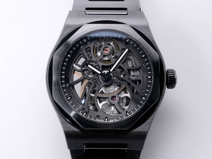Girard-Perregaux Laureato Skeleton Ceramic Ref. 81015-32-001-32A BLACK CE Skeleton Dial, Pre-owned kjfjnzmn