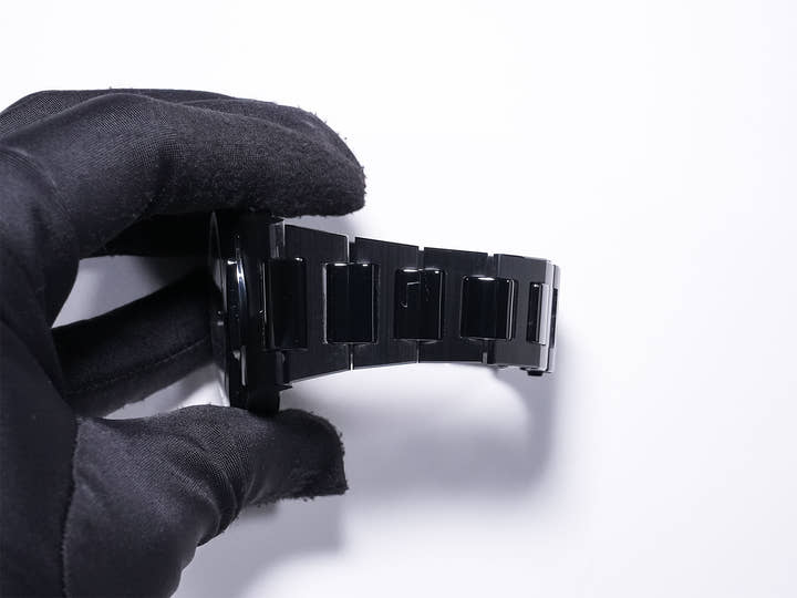 Girard-Perregaux Laureato Skeleton Ceramic Ref. 81015-32-001-32A BLACK CE Skeleton Dial, Pre-owned kjfjnzmn