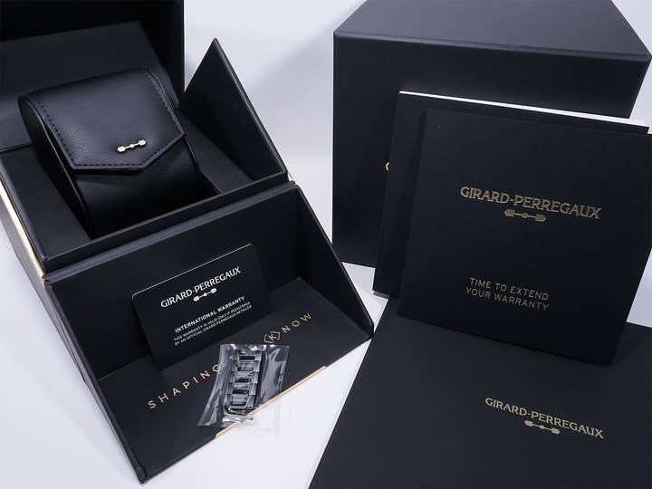 Girard-Perregaux Laureato Skeleton Ceramic Ref. 81015-32-001-32A BLACK CE Skeleton Dial, Pre-owned kjfjnzmn