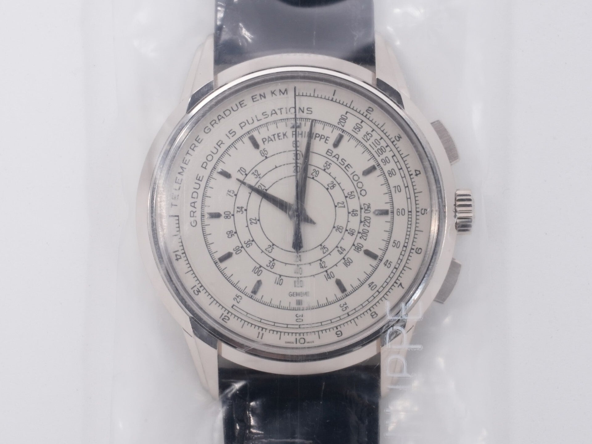 パテックフィリップ クロノグラフ Ref.5975G-001 18KWG シルバー文字盤 デッドストック rcqhmjww