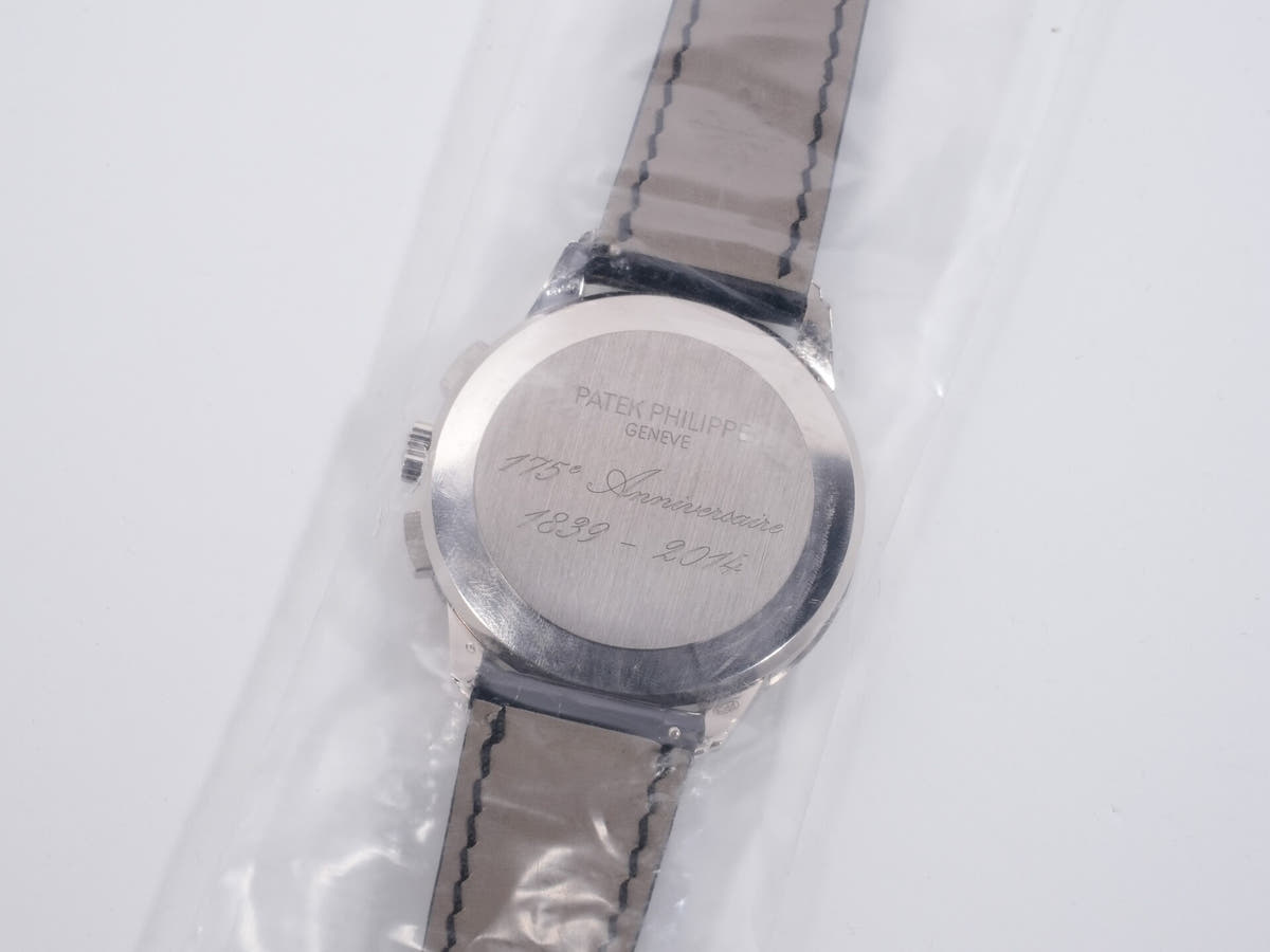 パテックフィリップ クロノグラフ Ref.5975G-001 18KWG シルバー文字盤 デッドストック rcqhmjww