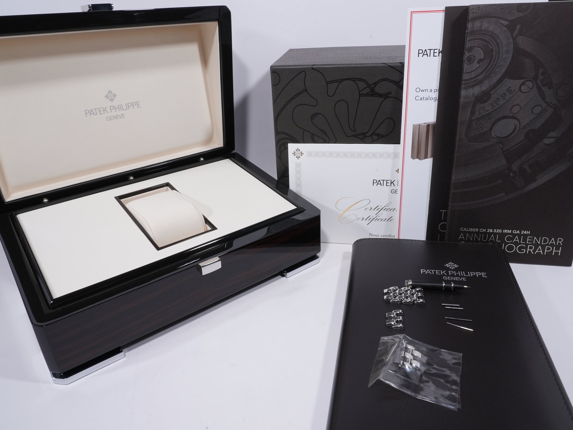 パテックフィリップ アニュアルカレンダー クロノグラフ Ref.5960/1A-001 SS シルバー文字盤 中古 djf5mbn8