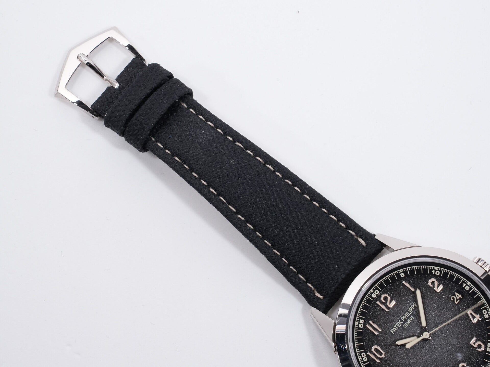 パテックフィリップ カラトラバ Ref.5226G-001 18KWG ブラックグラデーションのテクスチャード ラック アントラサイト文字盤 中古 j74pe8fy
