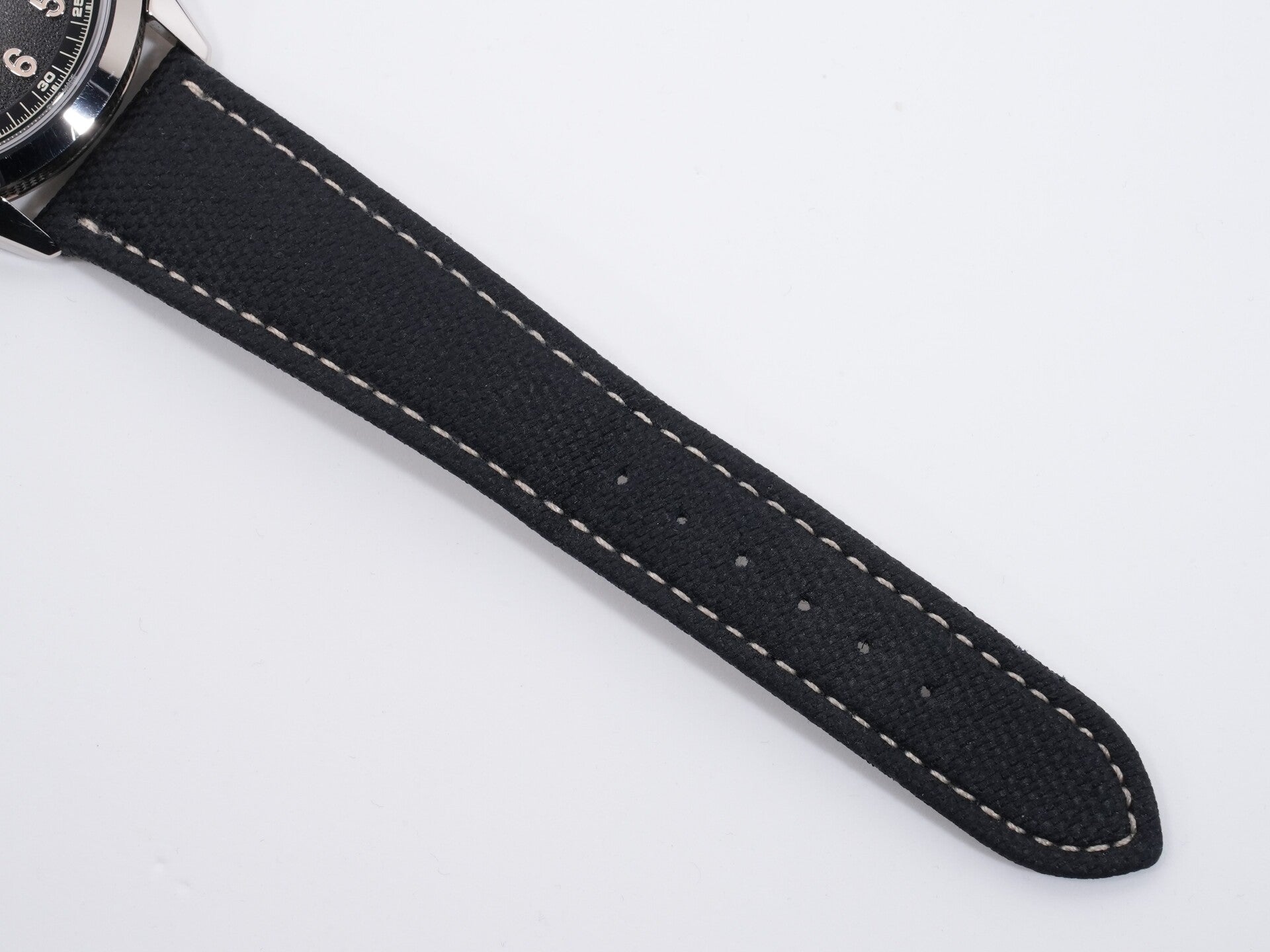 パテックフィリップ カラトラバ Ref.5226G-001 18KWG ブラックグラデーションのテクスチャード ラック アントラサイト文字盤 中古 j74pe8fy