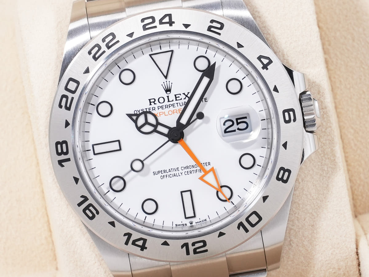 Rolex Explorer II Ref. 226570 SS White Dial, Pre-owned  (gkhk7ha7 appears to be an internal reference number and not part of the product description)