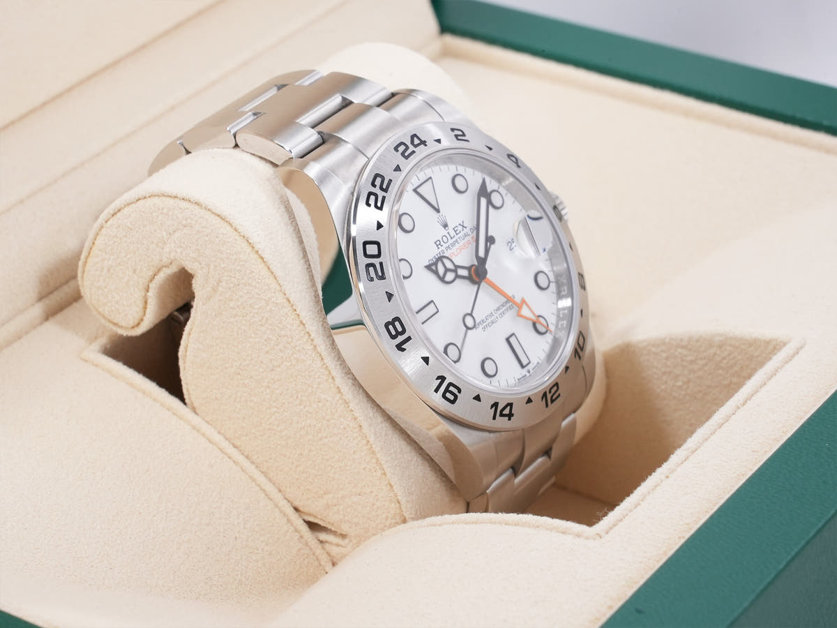 Rolex Explorer II Ref. 226570 SS White Dial, Pre-owned  (gkhk7ha7 appears to be an internal reference number and not part of the product description)