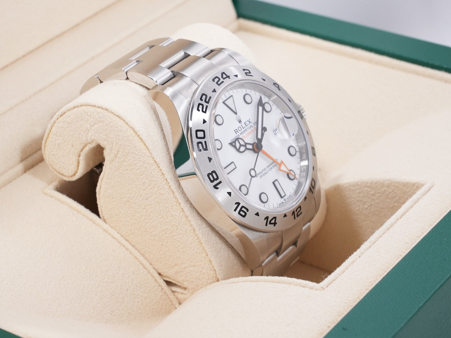 Rolex Explorer II Ref. 226570 SS White Dial, Pre-owned  (gkhk7ha7 appears to be an internal reference number and not part of the product description)