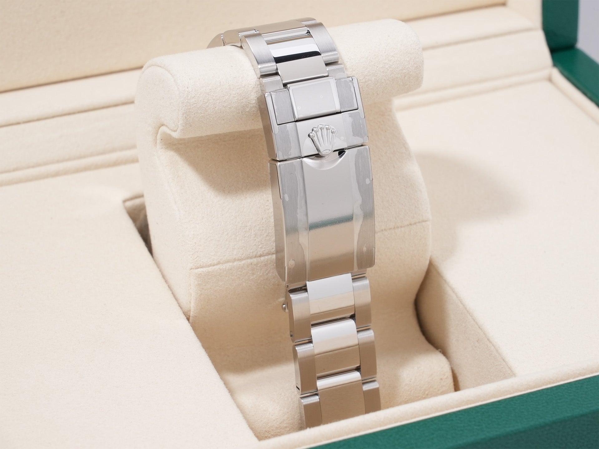 Rolex GMT-Master II Ref. 126710GRNR, stainless steel, black dial, Jubilee bracelet, unused.  (7bo6nrc6 appears to be an internal reference number and not part of the product description)