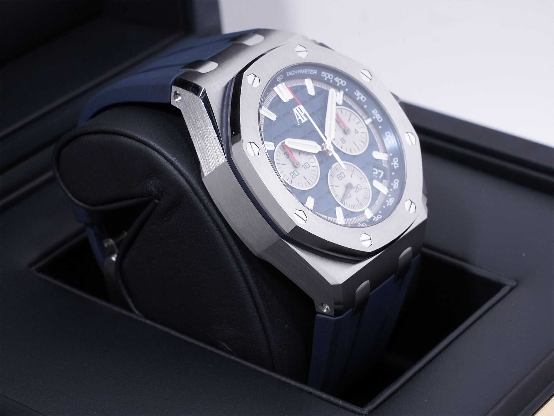 Audemars Piguet Royal Oak Offshore Chronograph Ref. 26420TI.OO.A027CA.01 TI Blue Dial, Pre-owned  (4yruhw3d appears to be an internal reference number and not part of the product description)