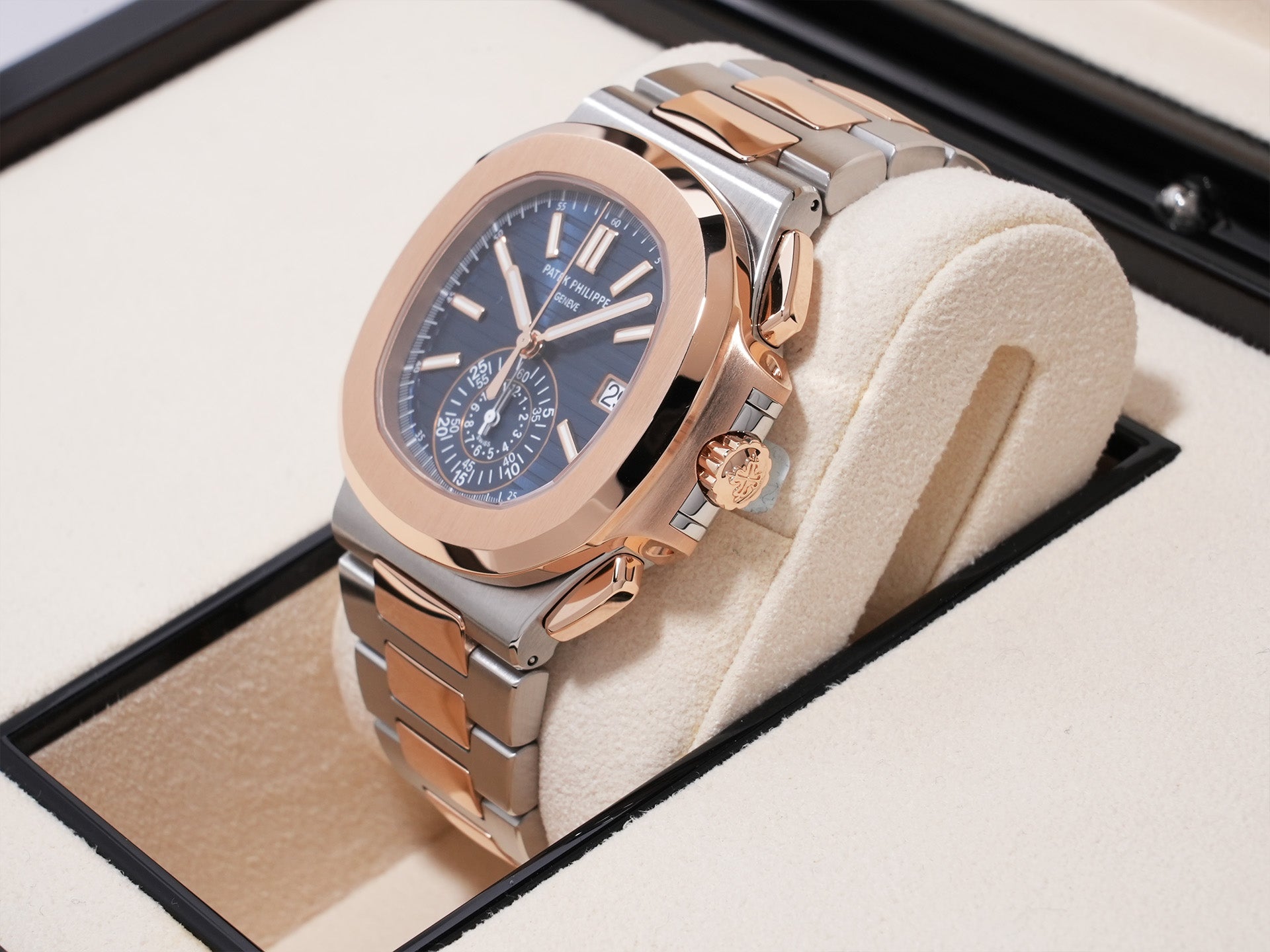 Patek Philippe Nautilus Chronograph Ref. 5980/1AR-001 SS/RG Blue Dial, Excellent Condition qjd9b6ft