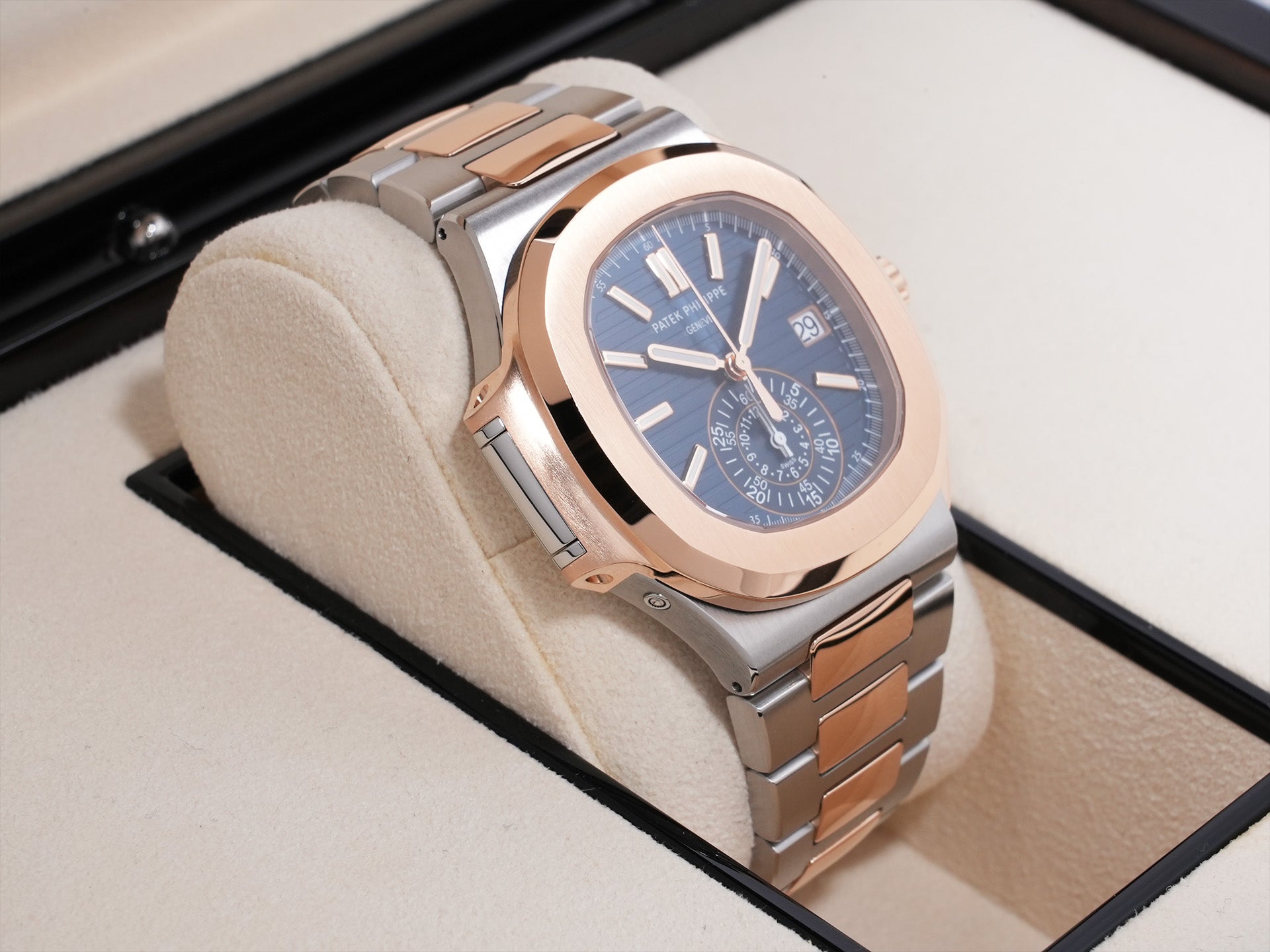 Patek Philippe Nautilus Chronograph Ref. 5980/1AR-001 SS/RG Blue Dial, Excellent Condition qjd9b6ft