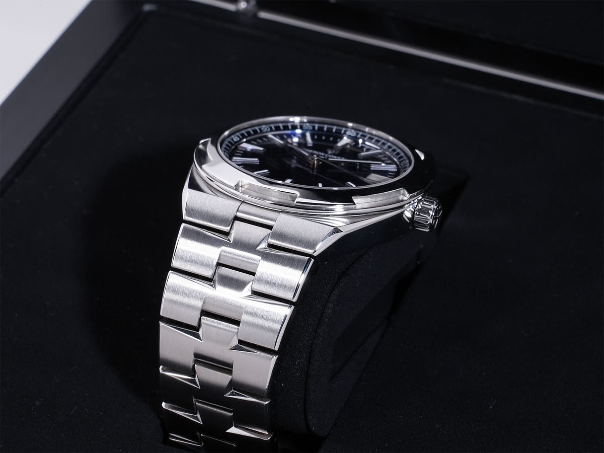 ヴァシュロンコンスタンタン オーヴァーシーズ Ref.4500V/110A-B128 SS ブルー文字盤 中古 vbexkiri
