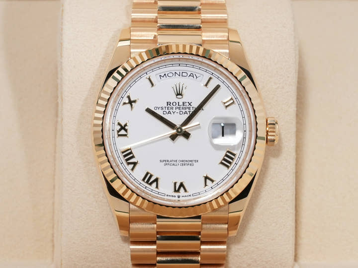 Rolex Day-Date 36 Ref. 128238 Yellow Gold White Roman Dial Pre-owned 9prykerz