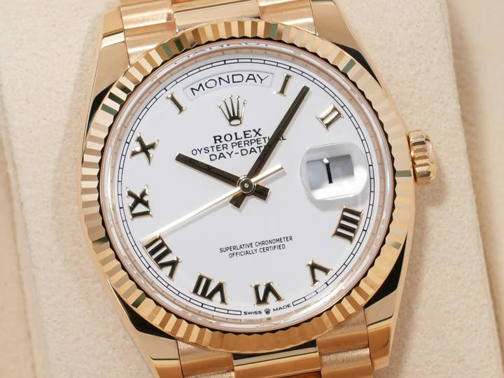 Rolex Day-Date 36 Ref. 128238 Yellow Gold White Roman Dial Pre-owned 9prykerz
