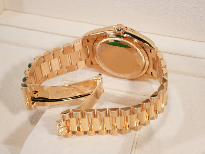 Rolex Day-Date 36 Ref. 128238 Yellow Gold White Roman Dial Pre-owned 9prykerz