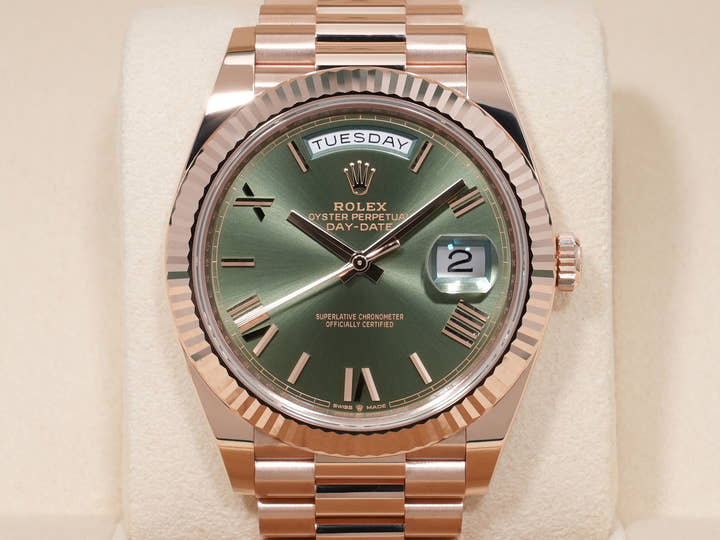 Rolex Day-Date 40 Ref. 228235 Everose Gold Olive Green Dial