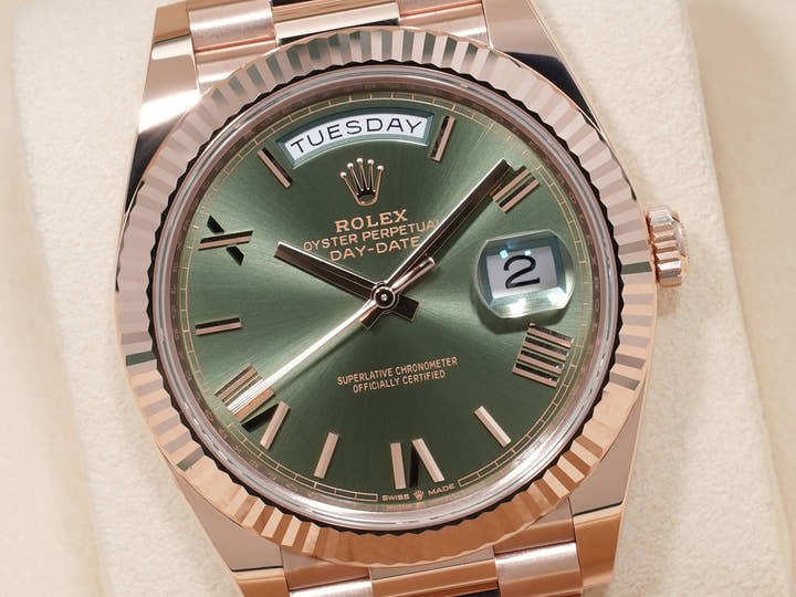 Rolex Day-Date 40 Ref. 228235 Everose Gold Olive Green Dial