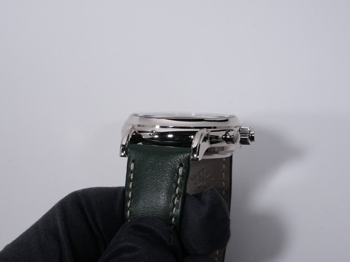 Patek Philippe Perpetual Calendar Split-Second Chronograph Ref. 5204G-001, 18K White Gold, Olive Green Sunburst Dial, Pre-owned (Beautiful Condition)  i9oanzws