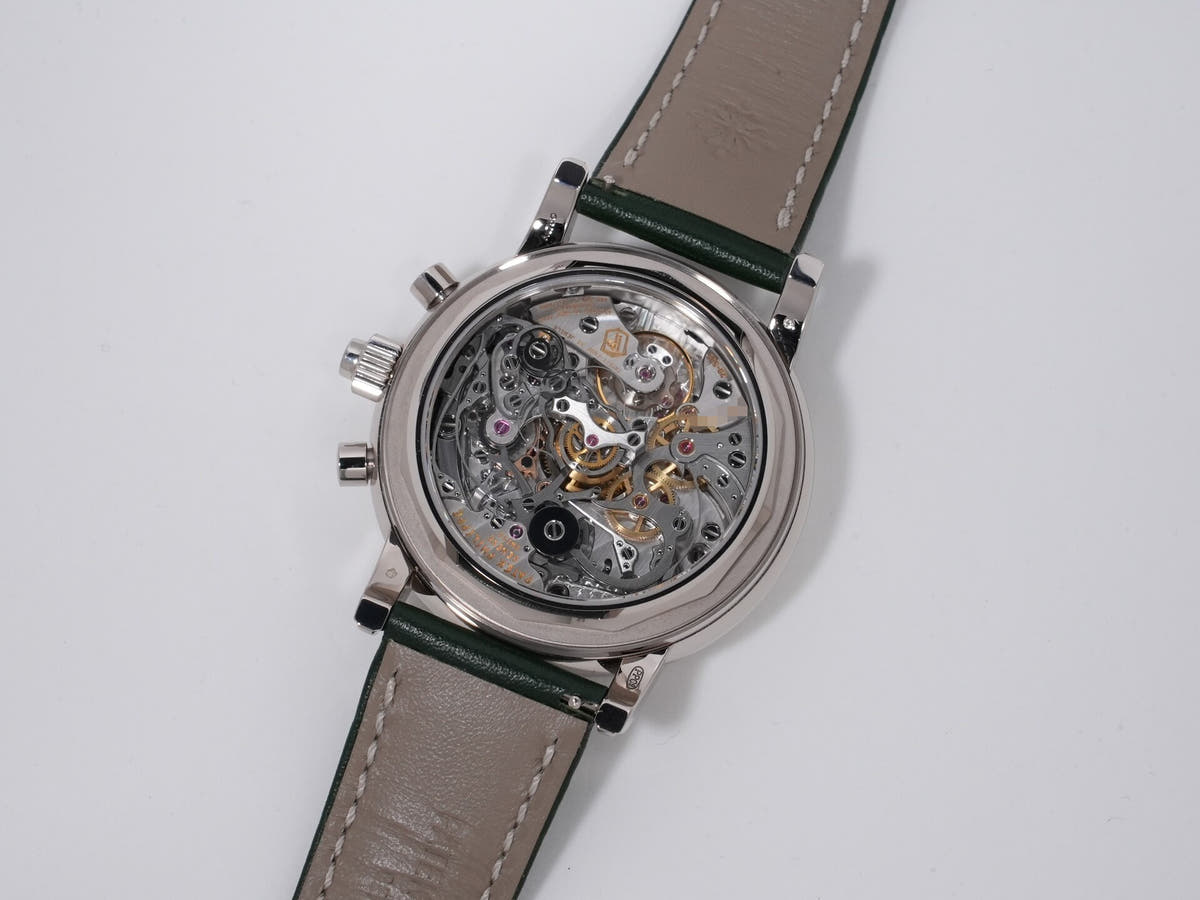Patek Philippe Perpetual Calendar Split-Second Chronograph Ref. 5204G-001, 18K White Gold, Olive Green Sunburst Dial, Pre-owned (Beautiful Condition)  i9oanzws