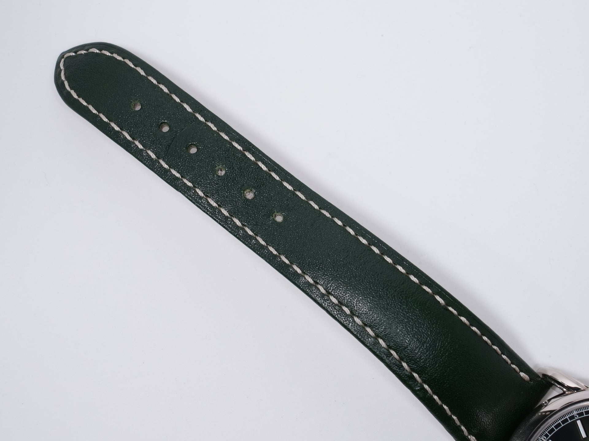 Patek Philippe Perpetual Calendar Split-Second Chronograph Ref. 5204G-001, 18K White Gold, Olive Green Sunburst Dial, Pre-owned (Beautiful Condition)  i9oanzws